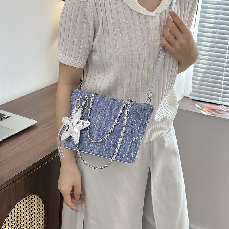 Geantă Dama Trendy din Denim tip Bucket - Elegantă Single-Shoulder Crossbody cu Detalii Strass