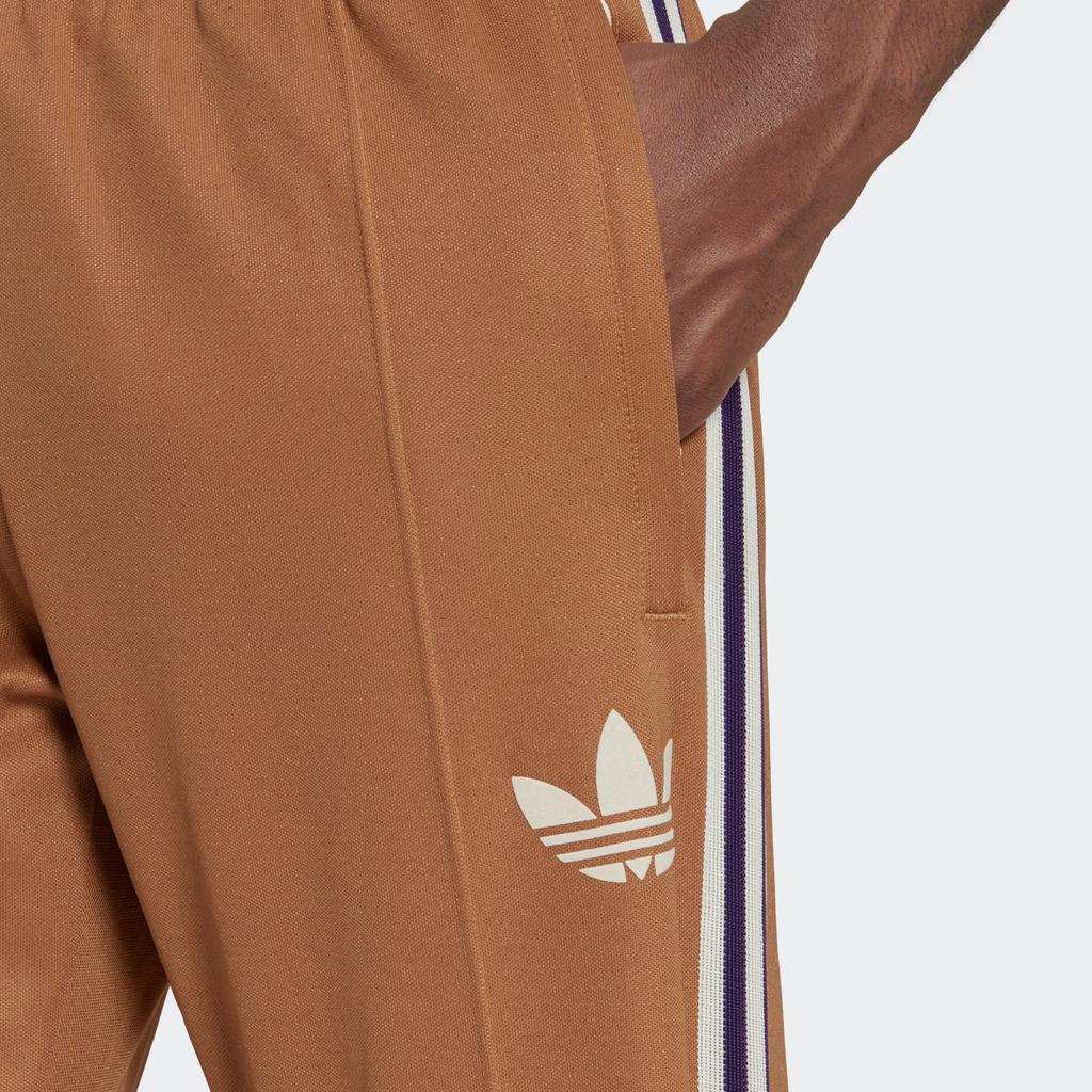 Adidas Originals Pruhované Tp Klasické Rovné Tepláky s Potiskem Loga Tří Pásků na Boku Pánské Spodky Hnědé IB3430