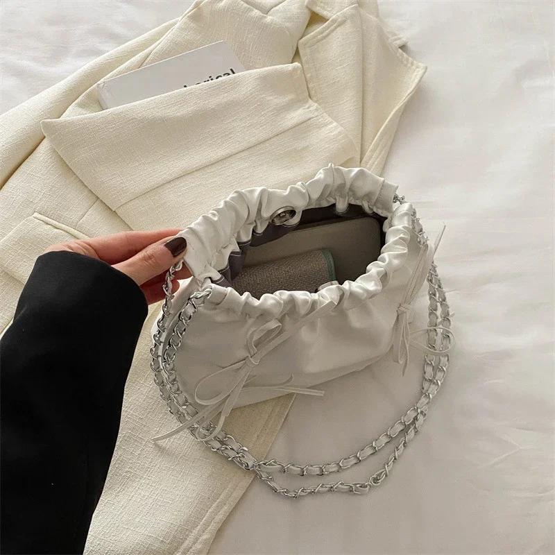 Simple Casual Fashion Shoulder Women's Bag Large Capacity  Spring New Simple Casual Classes Commuter Bucket Bag