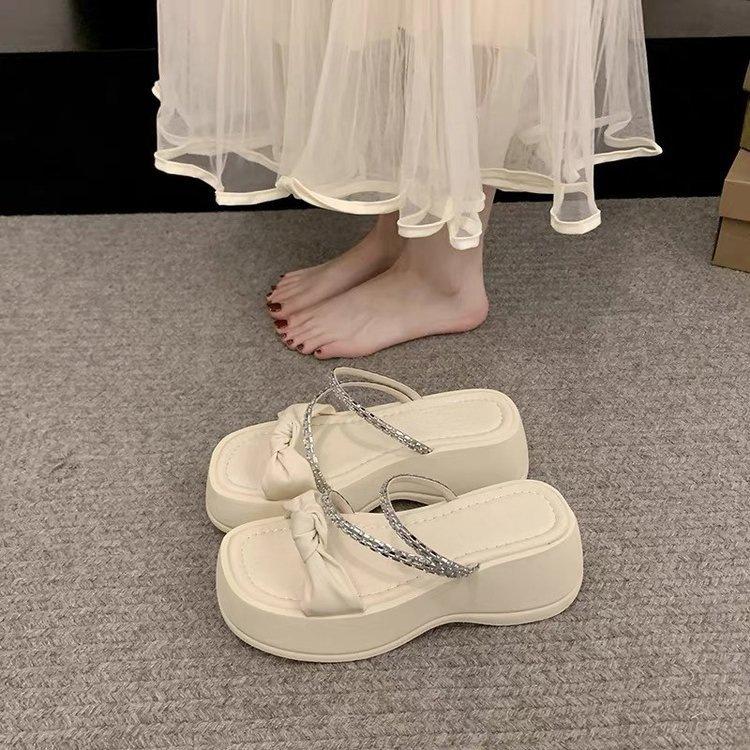 

French beautiful slippers women s summer wear fashion and high sense 2025 new temperament rhinestone thick bottom beach cool slippers 40