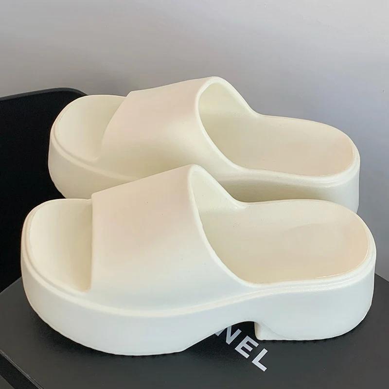 Rimocy 2026 Новые женские тапочки на танкетке Летние пляжные босоножки с открытым носком на толстой подошве Платформа из ЭВА Тапочки-шлепанцы через палец Женские 36-37 белый 3690₽