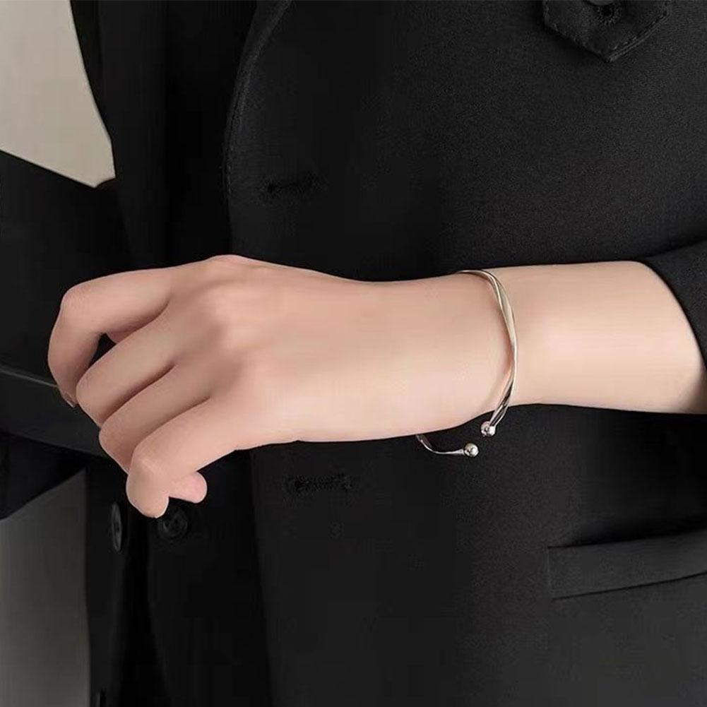 Retro Offener Armreif Kreativer Wellenarmreif Möbius Geometrische Accessoires Verstellbares Armband für Frauen Geschenk