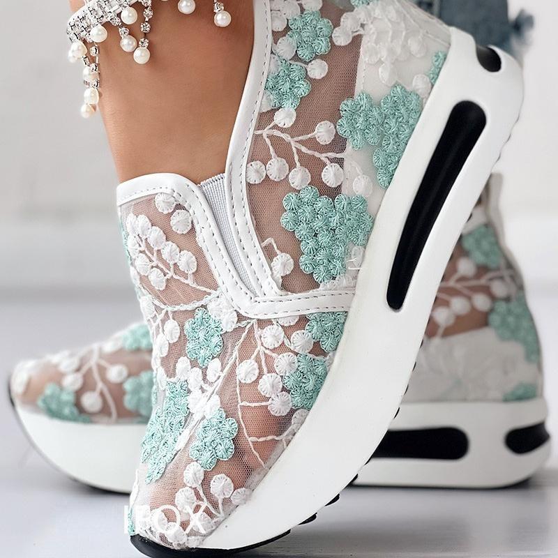 Bestel een maat groter platform wedges damessneakers bloemenborduurwerk mesh sneakers voor dames instapper casual comfortabele schoenen met hak vrouw