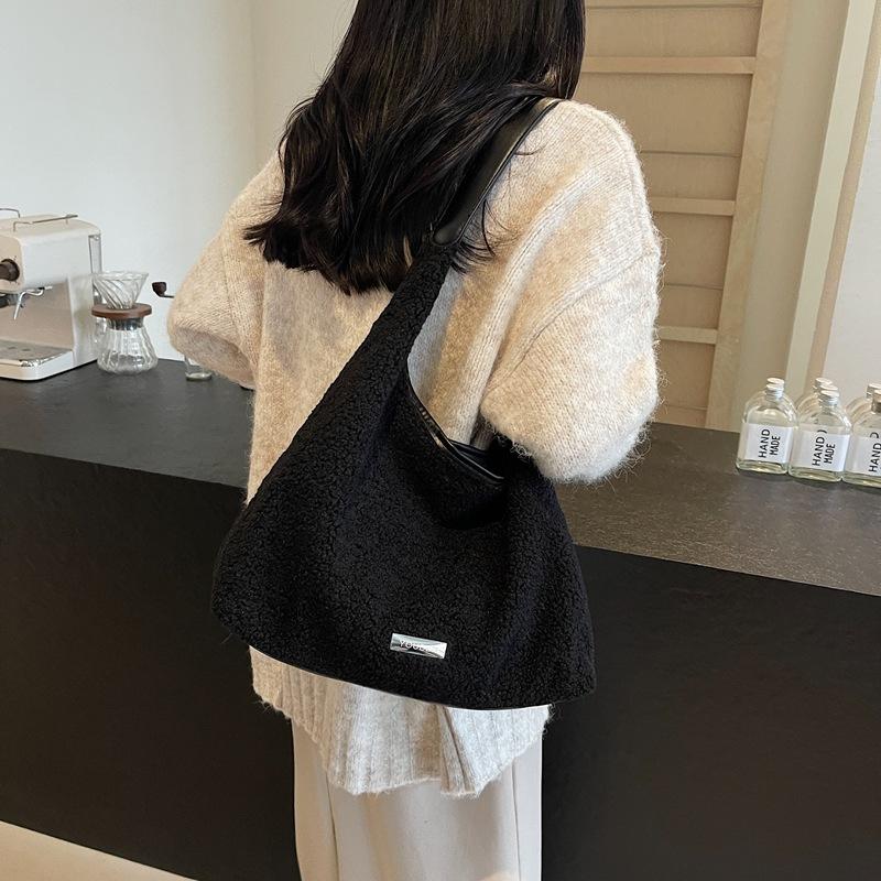 Plush large-capacity bag women's 2025 new autumn and winter versatile commuter shoulder bag fashion tote bag