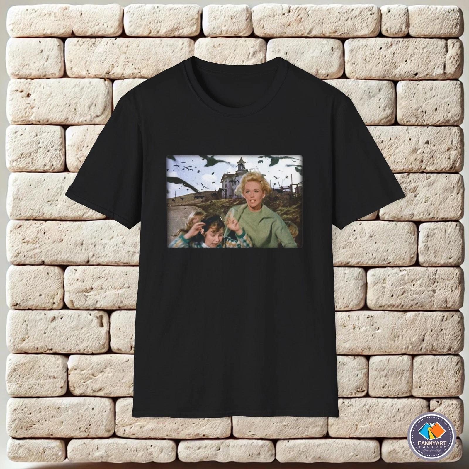 

Birds Attacking Scene The Birds Unisex T-Shirt S
