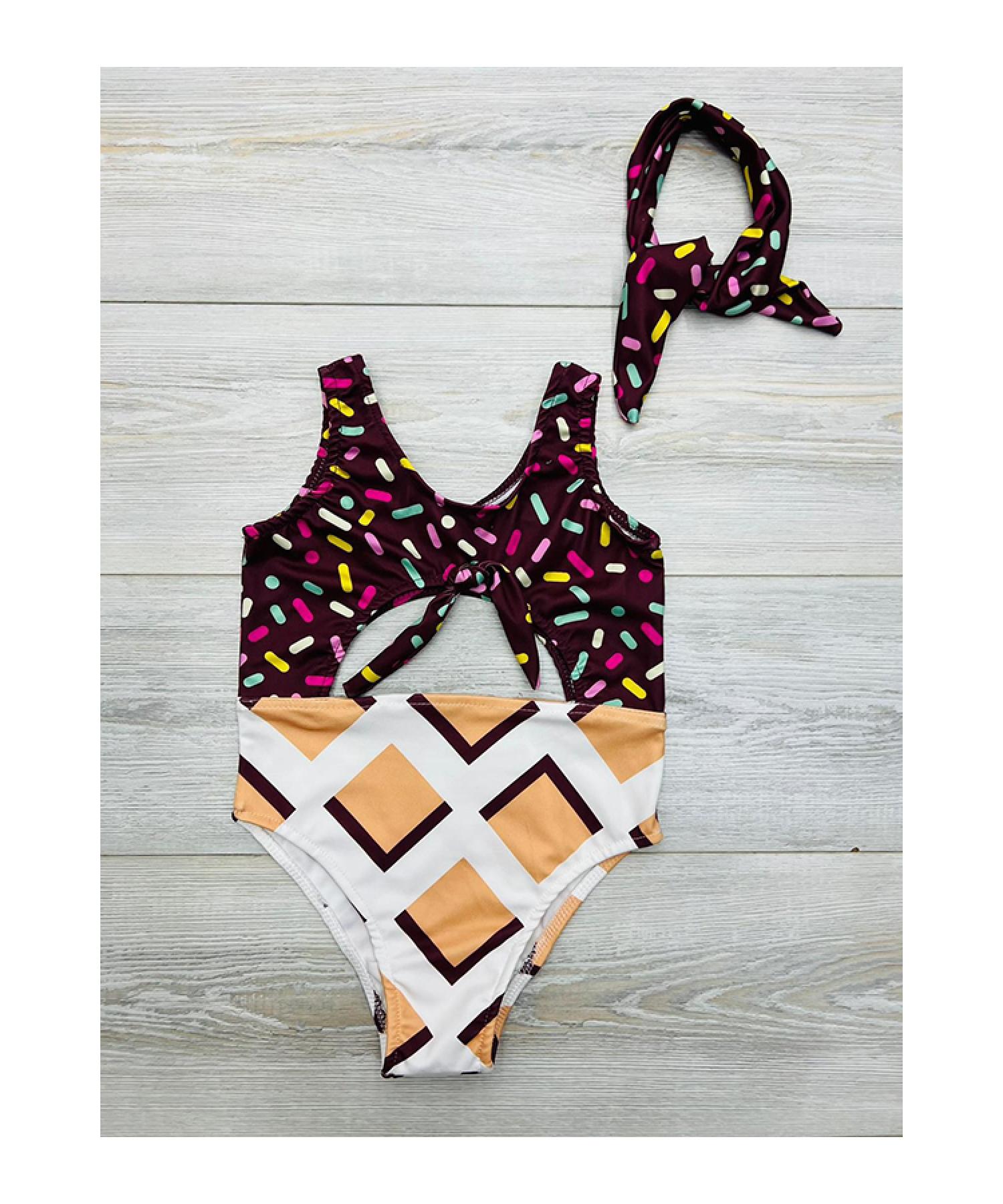 

Купальники для девочек с банданой и принтом