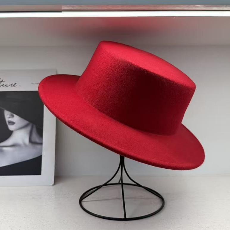 Hochwertiger europäischer und amerikanischer flacher Wollzylinder für Damen, vielseitiger britischer Stil aus reiner Wolle, Nischen-personalisierter Modellhut für mich