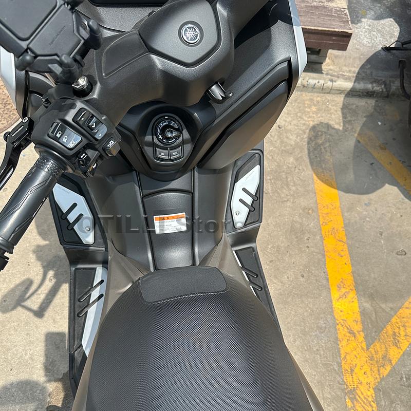 New XMAX300 Motorcycle Footrest Foot Rest Pads Pedal Plate Board Pedals For YAMAHA XMAX125 XMAX250 XMAX400 X-MAX 125 250 300 400