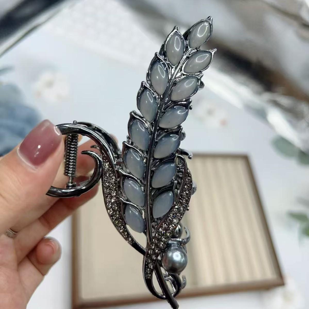 Elegant Wheat Ear Large Hair Claw Clip for Women - Summer Bun Accessory