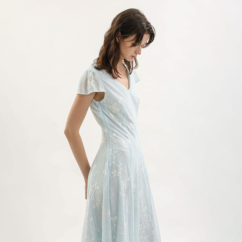 WEDNESDAY DELIGHT Wd_Floral Embroidered Midi Dress_Blue