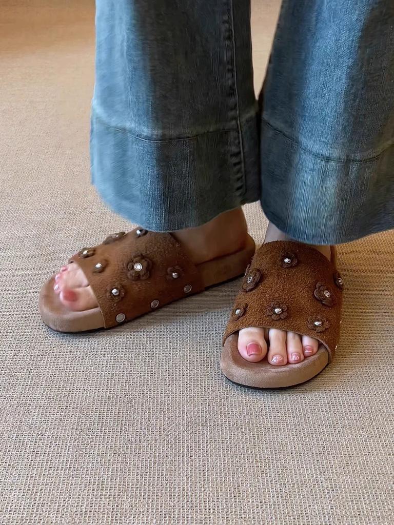 2025 New French Retro Style Fashion Temperament Pearl Flowers Versatile with Skirt Open-toed Platform Slippers Women