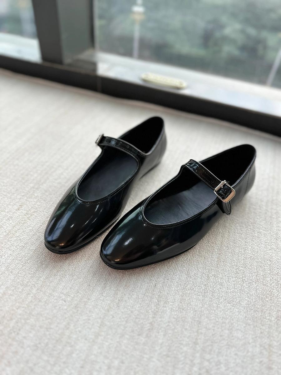 

Su Yinyin same French girl~ pointed buckle with V-mouth Mary Jane flat single shoes women s versatile shallow mouth ballet shoes 35 чёрный