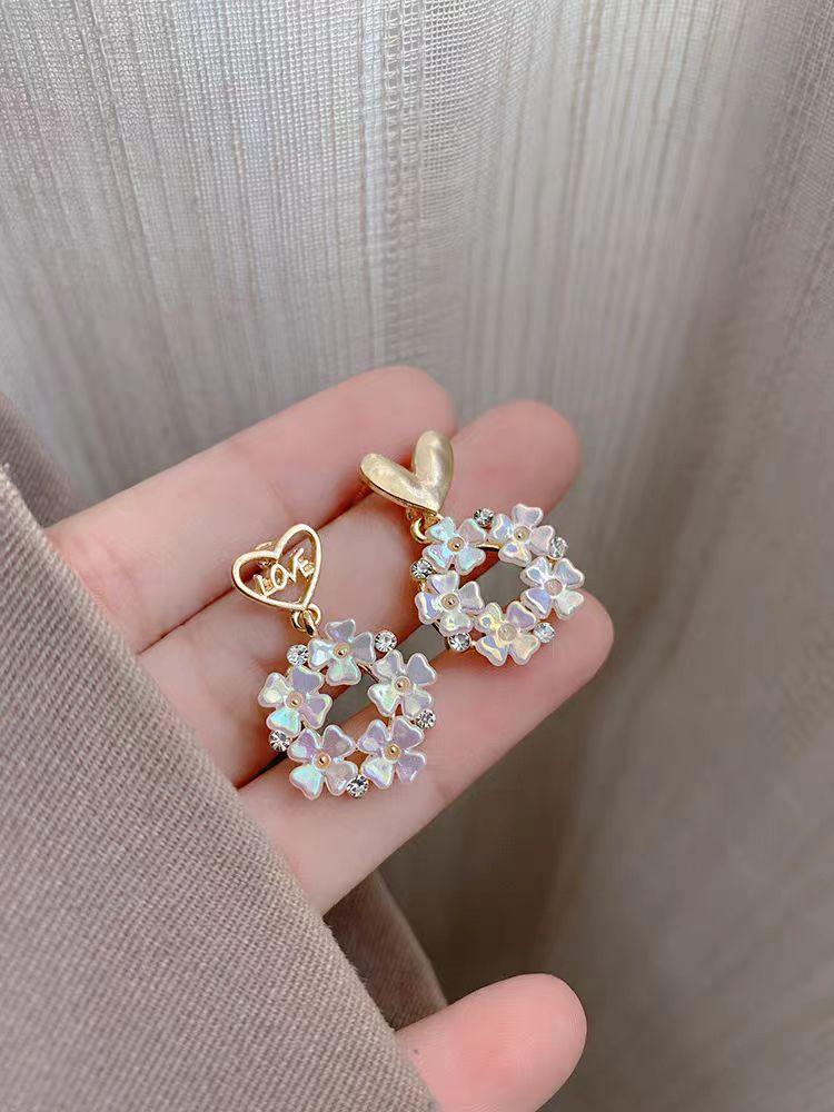 

Love Love Splicing Garland Earrings Earrings Women S Niche Design High-End Earrings Earrings Temperament High-End
