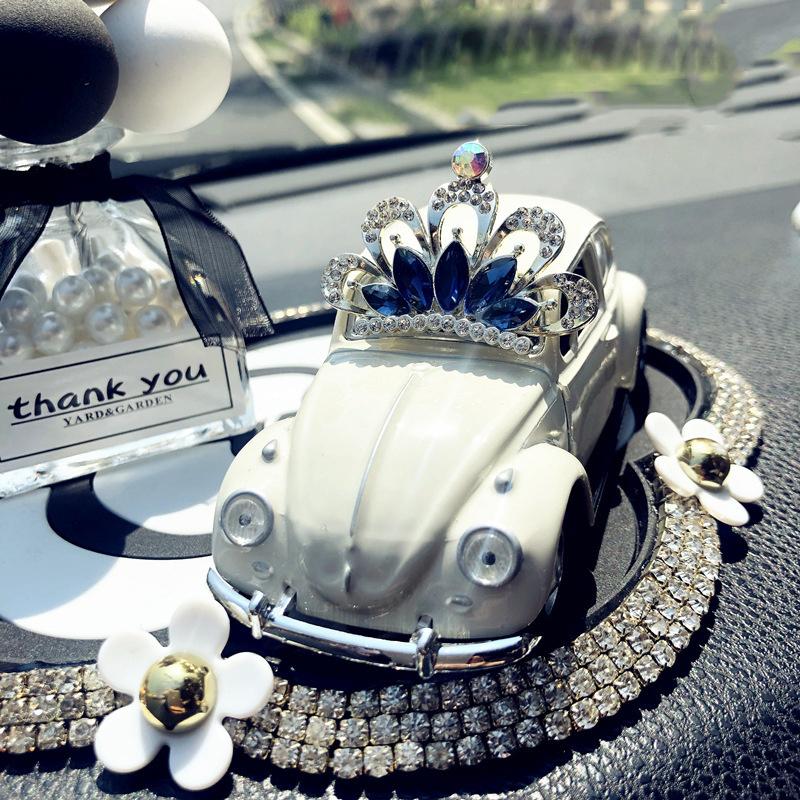 Automobile Perfume Table Accents: Cute Aromatherapy Car Interior Ornamentation