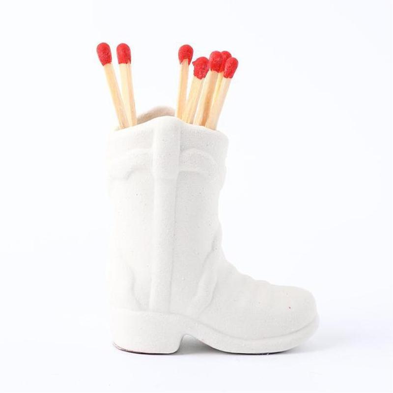 1 ΤΕΜ Δημιουργικό Κεραμικό Σπίρτο Ξύστρα Μπότες Σπιρτοθήκη Μπότα Καουμπόη Σπιρτοθήκη Συνοδεύεται από Αναπτήρα