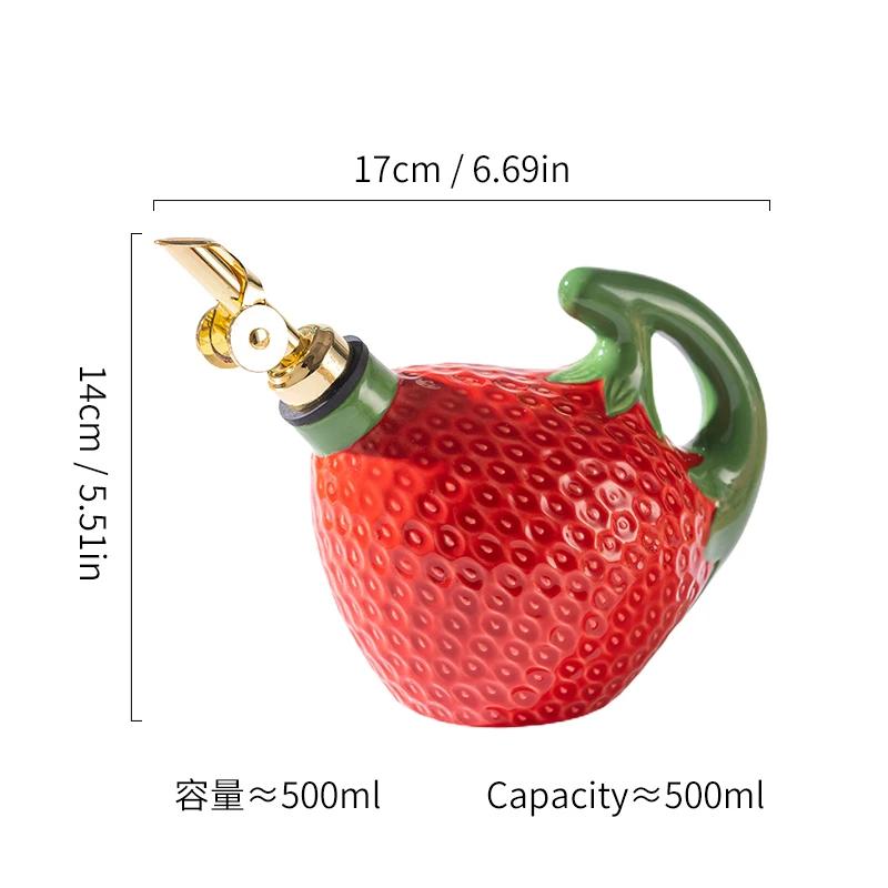 Strawberry modeling cooking ceramic seasoning jar oil bottle soy sauce vinegar pot home creative kitchen salt jar pepper bottle.