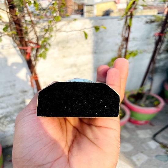 Wunderschöne mechanische Tisch-/Schreibtischuhr mit gebogenem Design und goldenem Glas, winzige Büro-Schreibtischuhr