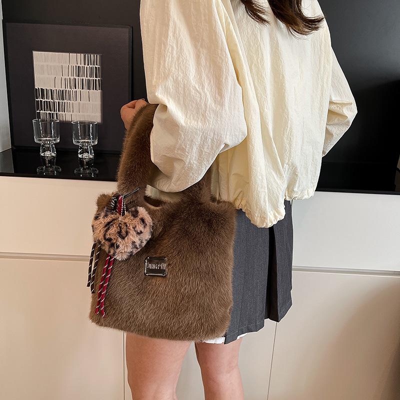 2025 Trendy Women's Plush Underarm Bag - Winter & Autumn Korean Fashion Handbag