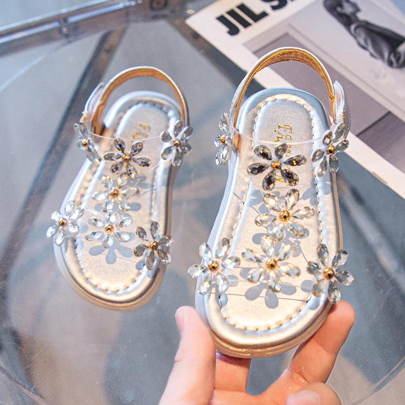 

Новые сандалии Летняя мода Простая обувь для девочки Плоские Нескользящие Удобные Мягкие сандалии Простые Ретро Принцесса Элегантные Детские туфли 2025 26insole16.0cm серебряный