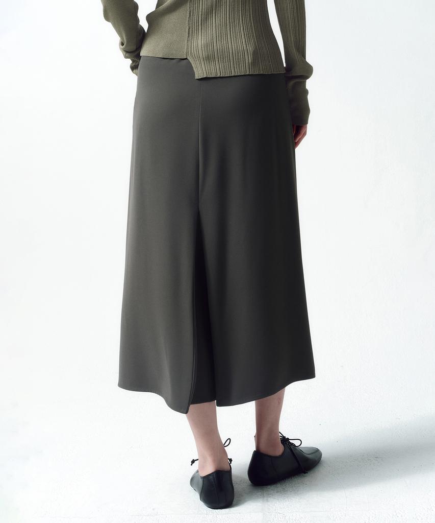 Insilence Woman Curved Stud Skirt Charcoal