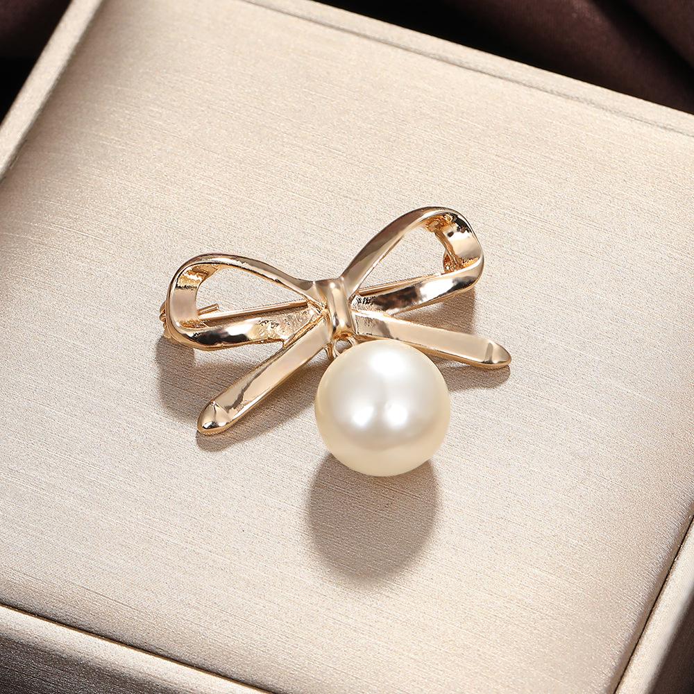 Small Brooch, Bow, Anti-light Brooch, High-end Chest Seam-free Shirt, Anti-light Button Pin.