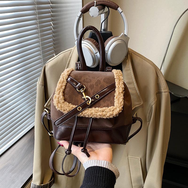 Schoolbag Retro Bucket Backpack Female Casual Niche Design Student Class School Bag Plush Fashion Lightweight Travel Backpack