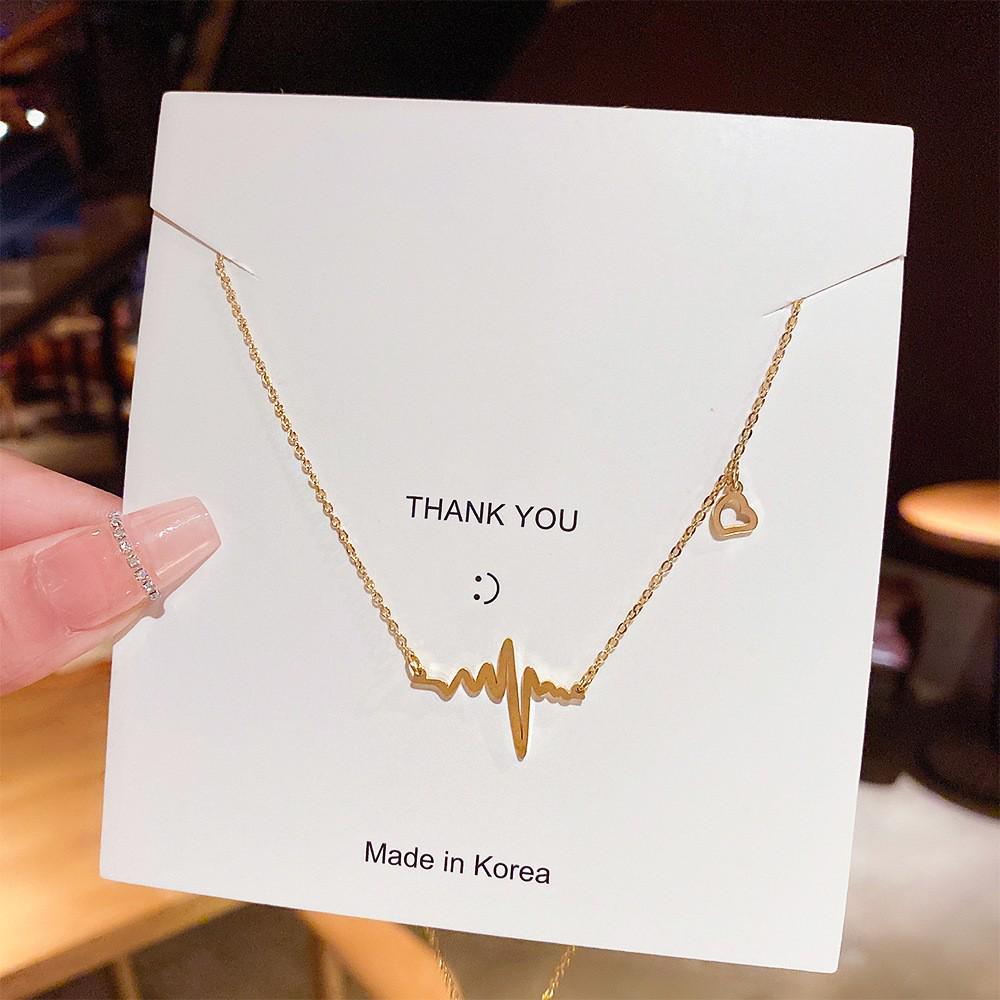 Korean 18K Gold Titanium Steel Women's Clavicle Necklace - Versatile, High-End, Non-Fading Temperament Choker.