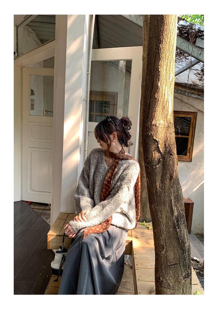 Women's Lake Blue V-Neck Autumn/Winter Korean Style Loose Knit Sweater - Cozy, Versatile, Age-Reducing