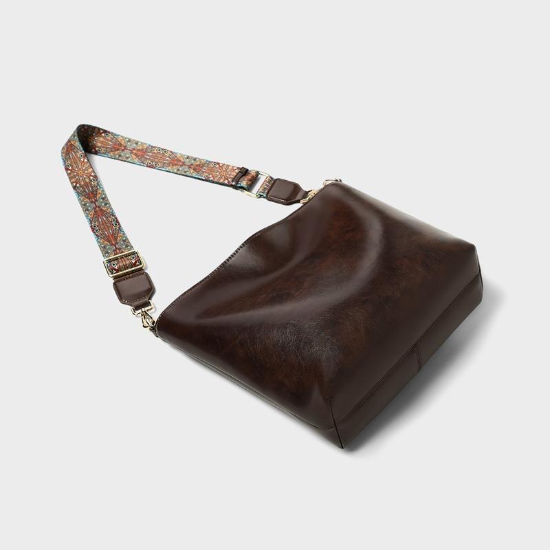 Bag women's new bucket bag leather new tote bag women's large-capacity shoulder commuter bag luggage