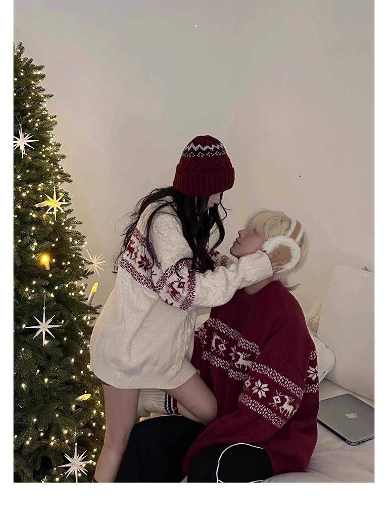Nordic Faroe Islands Reindeer Cable Knit Christmas Sweater for Men and Women