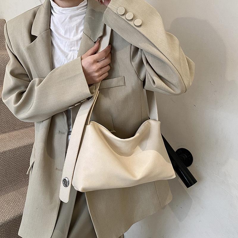Premium Texture Retro Casual Wide Shoulder Strap Tote Bag Women'S Winter Versatile Shoulder Bag
