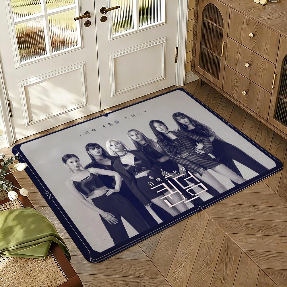 Kpop Girls G-GIDLE (G)I-DLE Floor Mat Soft Thickened Absorbent Non-Slip Bedroom Living Room Door Mat Home Decor Flannel Rugs
