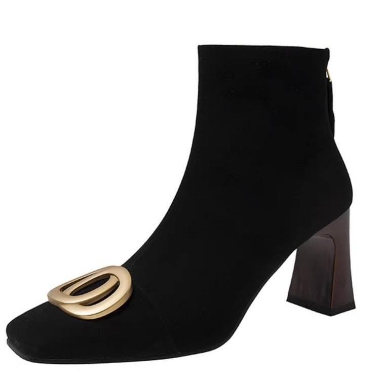 

Грубый каблук Квадратный носок Металлическая пряжка Застежка-молния сзади Полусапожки Высокий каблук Узкие ботинки Мартин Матовая кожа Высокий каблук Одинарные ботинки 40 чёрный