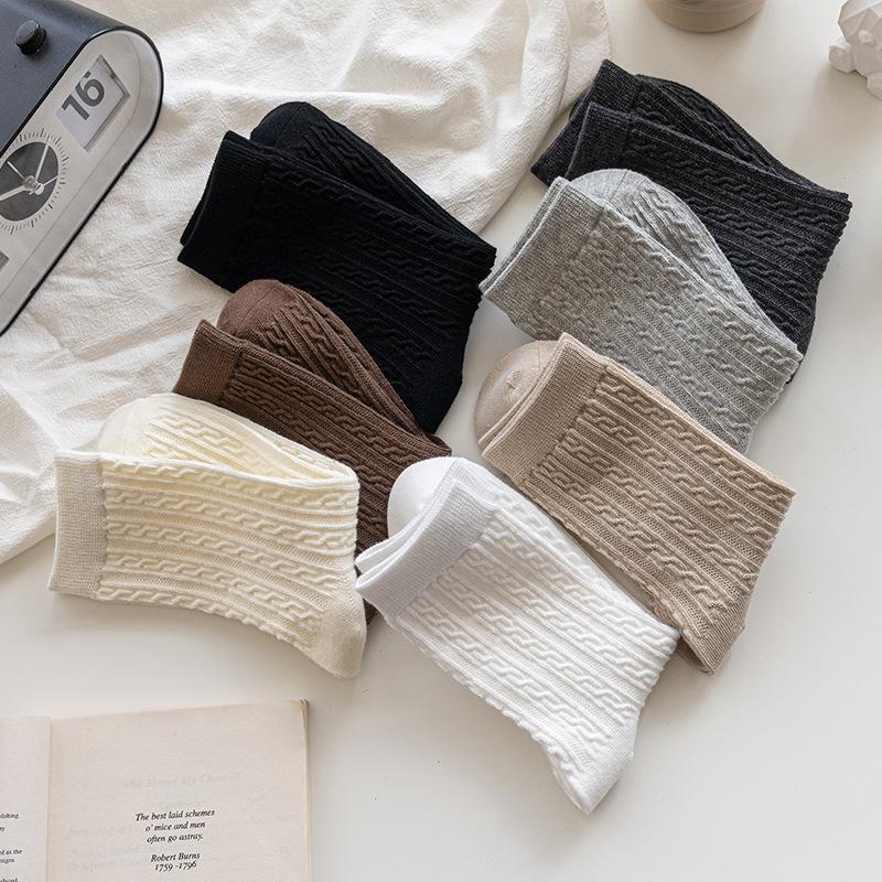 Women's Knitted Knitted Knitted Cotton Mid-calf Socks, Trendy, Versatile, Retro, Versatile and Warm Pile Socks
