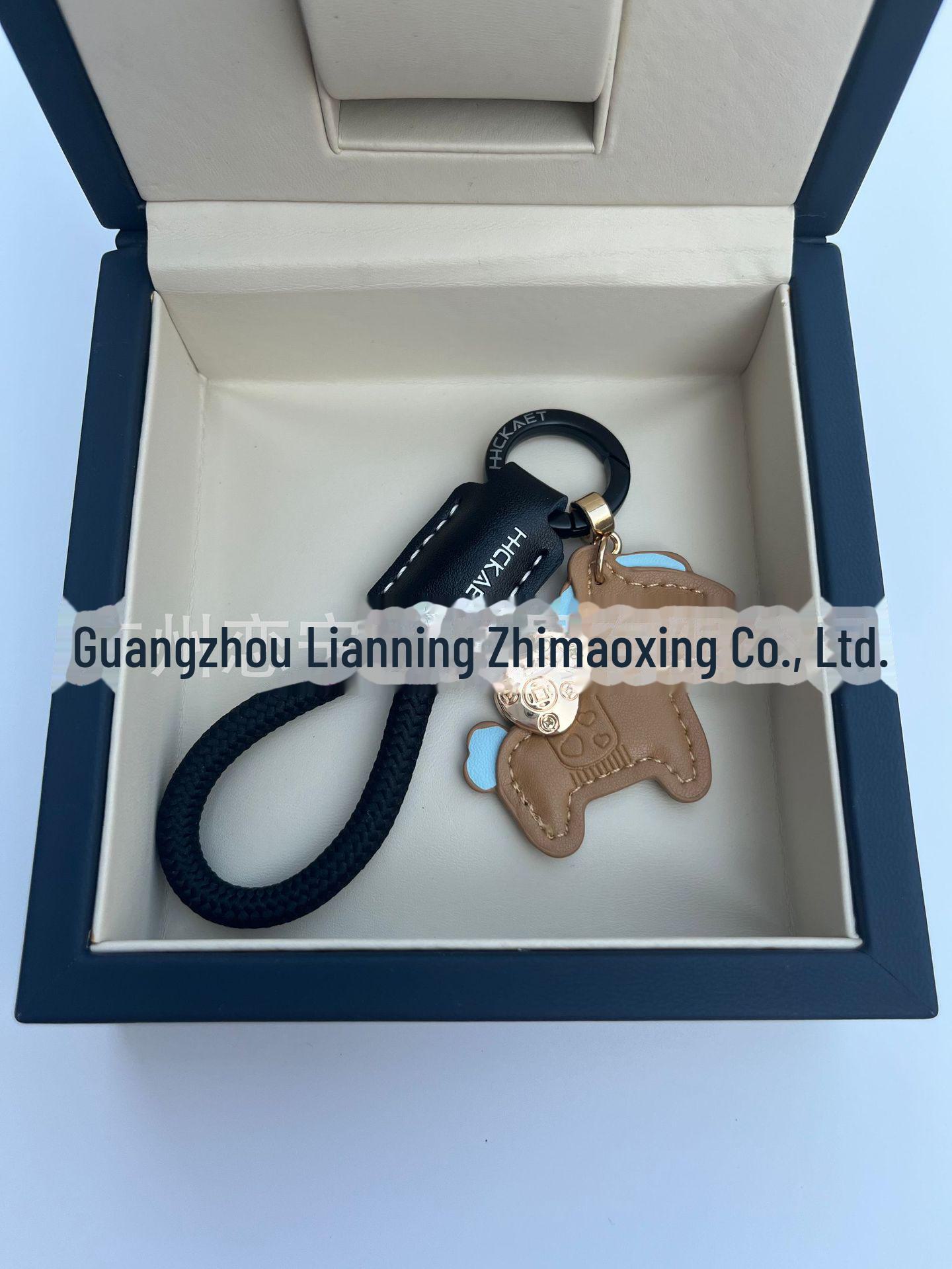 

Брелок из коровьей кожи с мгновенным предсказанием: Креативный, изысканный, парный подарочный кулон