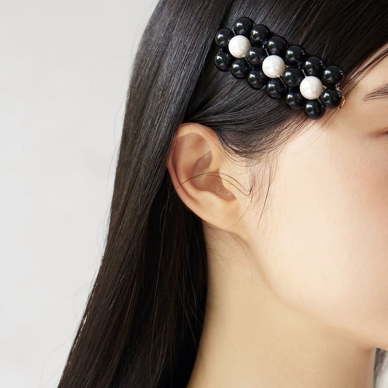 FANTASTIC PLANET Black Ball Flower Hair Pin