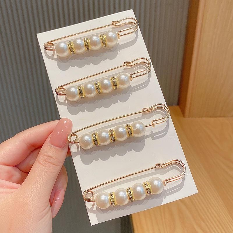 Elegant Pearl Flower Brooch for Women - Anti-Exposure Clothing Pin Accessory
