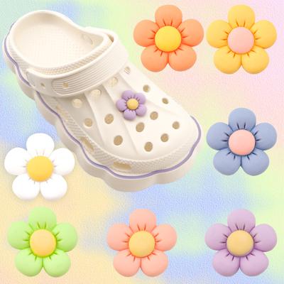Nieuwe 1 STuks Bloemen Schoenschoentjes voor Meisjes Schattig Schoenschoentje voor Volwassenen Tieners Kinderen Kawaii Schoen Decoratie met Knoppen Klomp Sandalen