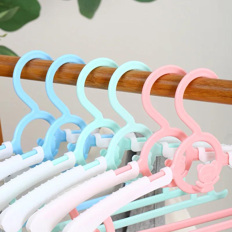 New Multifunctional Baby Clothes Hanger Cute Cartoon Design Expandable No Trace Drying Rack Household Appliques Polyester Materi