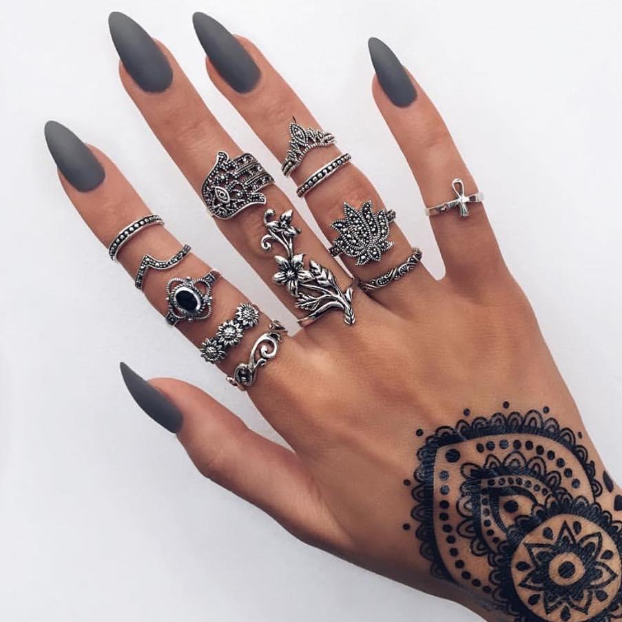 Retro Floral Carved Multi-Piece Stacking Ring Set