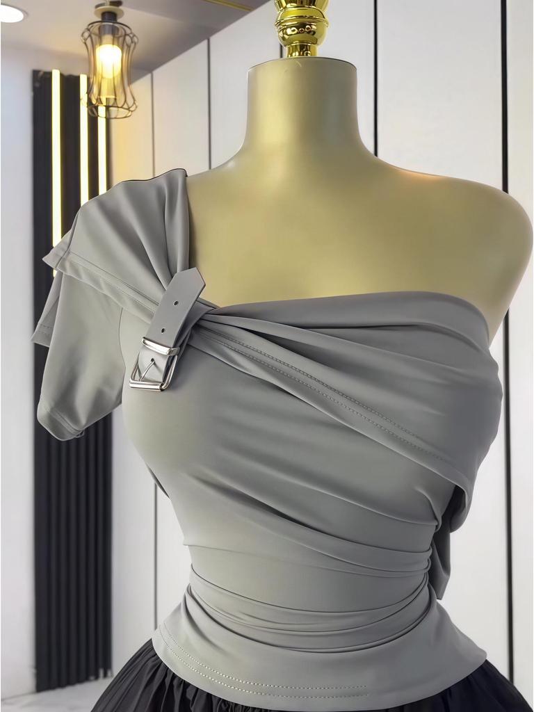 2025 Autumn Women's Asymmetrical Neckline Two-Piece Set with Pleated Waist and Strapless Short Sleeves