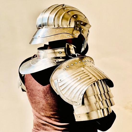 Mittelalterliche Dark Souls Larp Krieger Rüstung Anzug Dark Souls Halbrüstung Anzug Voll Tragbar Silberner Rüstungsanzug Bestes Geschenk.