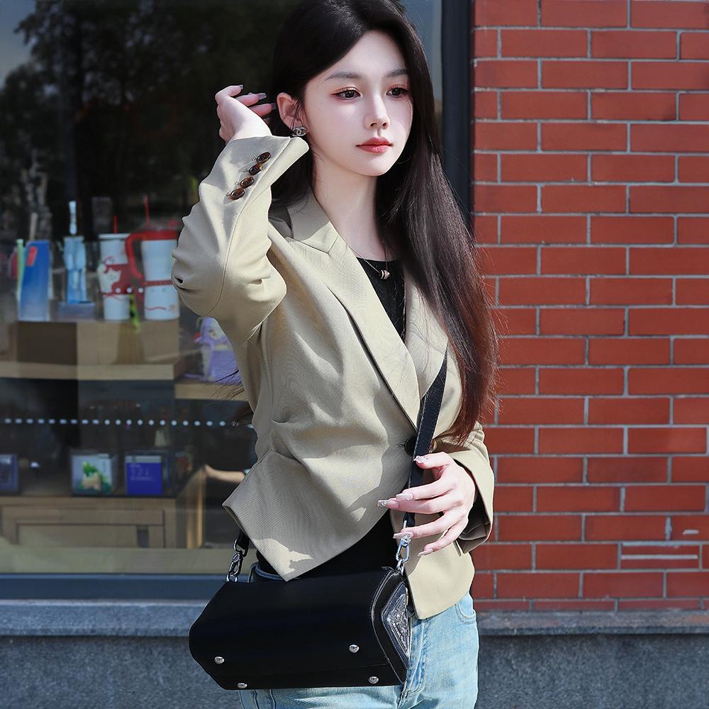 New Disney Mickey Series PU Crossbody Bag, Shoulder Bag, Portable Shoulder Bag, Triangle Bag Trumpets Women's Black BMK-71051B