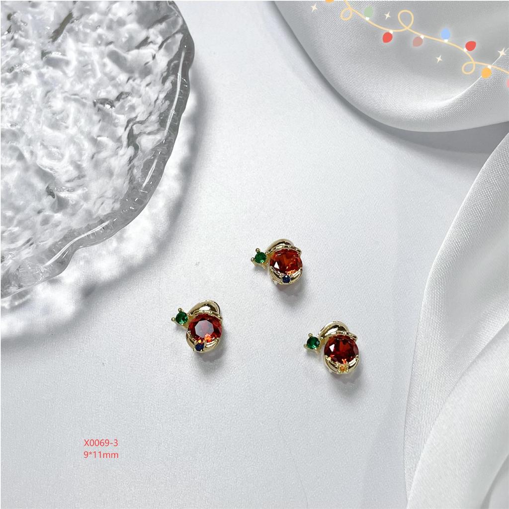 Celebrity-Inspired Christmas Nail Art: Cute Snowflake Bell DIY Zircon Accessories