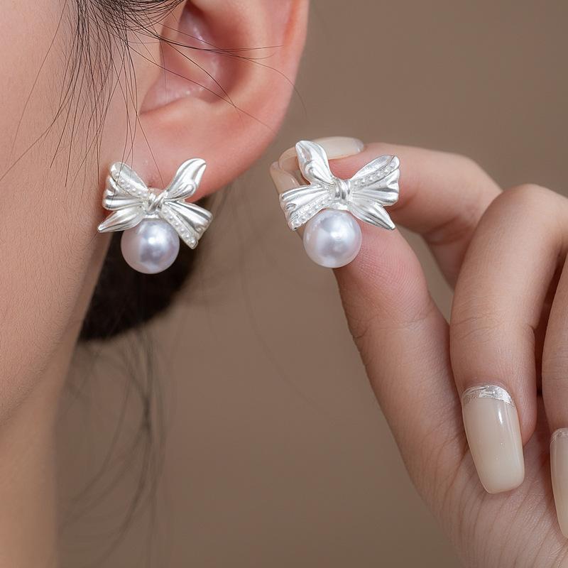 French Style Pearl Bowknot Earrings For Women Sweet Exquisite Irregular Bow Stud Earrings For Women Ear Buckle Party Holiday Jewelry Gifts