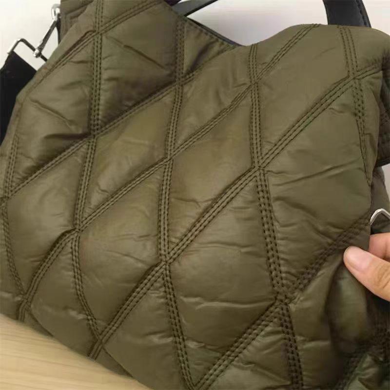 Rhombus Space Cotton Handbag - Down-Filled Simple Solid Color Tote for Autumn & Winter