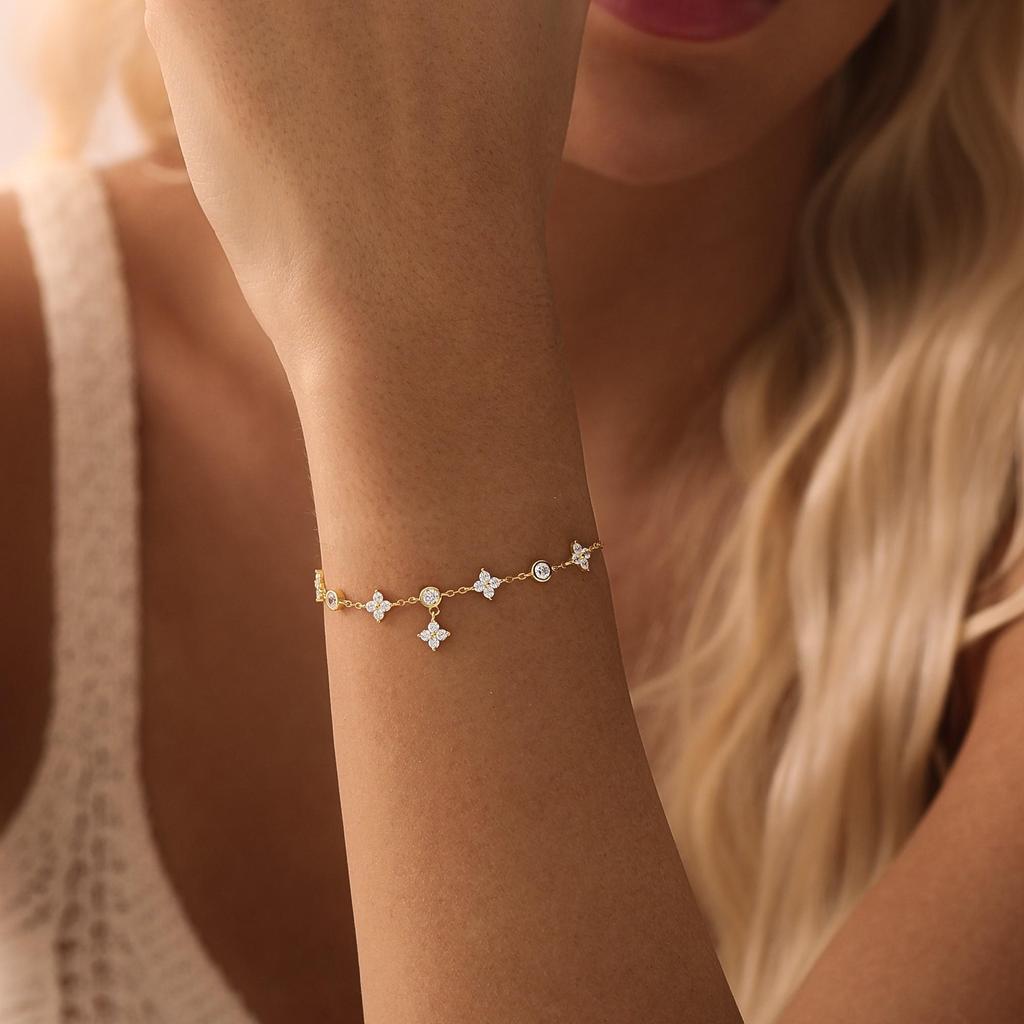 Delicate Sparkling Cubic Zirconia Flower Bracelet for Women Gold Plated Stackable Link Chain Bracelet Trendy Jewelry Accessories