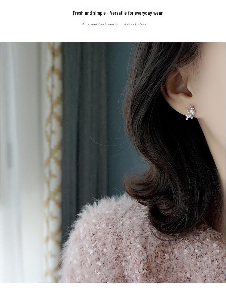 S925 Sterling Silver Deer Motif Christmas Reindeer Earrings, Elegant and Fashionable with Dazzling Diamonds