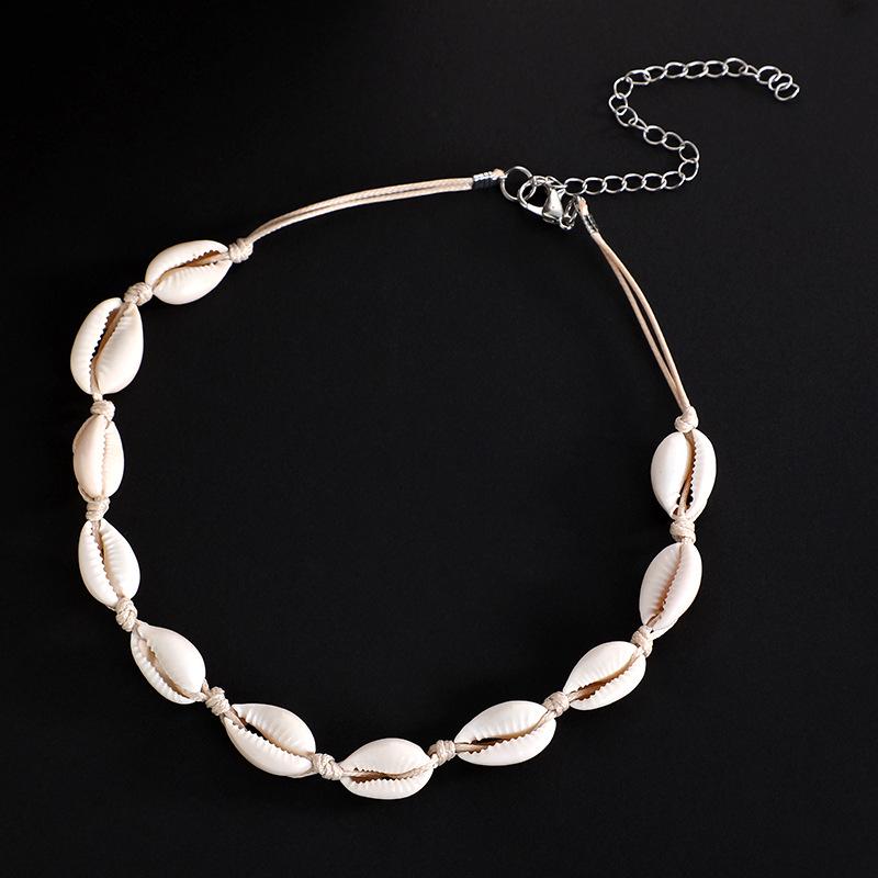 Vintage European-American Shell Necklace: Retro Fashion Accessory & Trendy Travel Souvenir