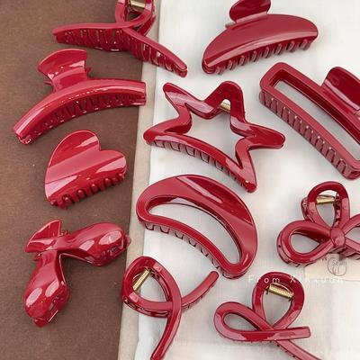 Korean Gold Glitter Shark Clip: Festive Red Claw for Versatile Updo Hair Accessory